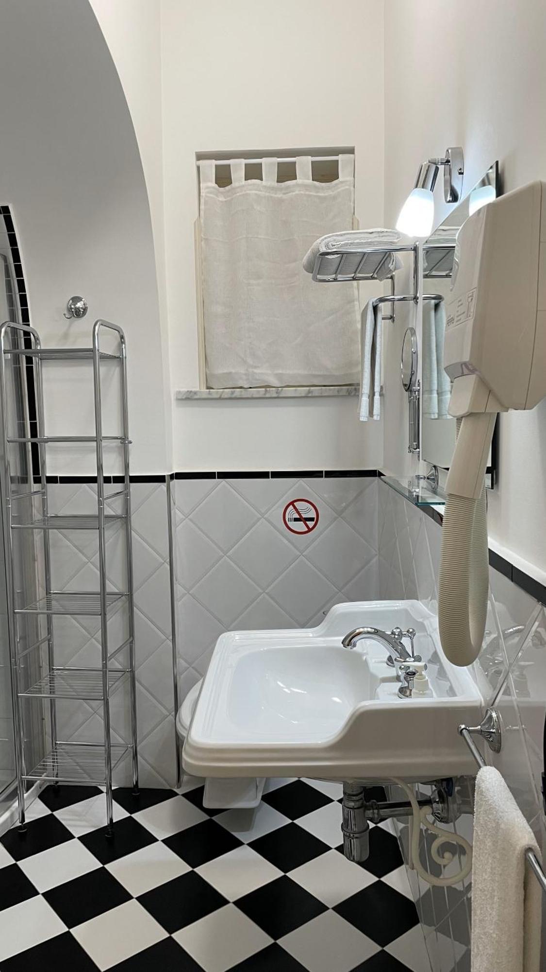 301B&B ปาแลร์โม ภายนอก รูปภาพ